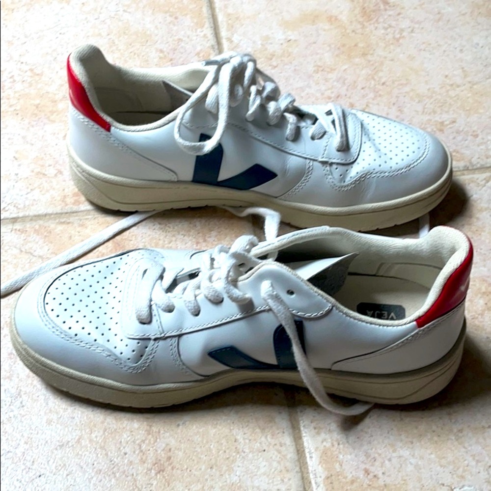 Veja V10 in colorblock